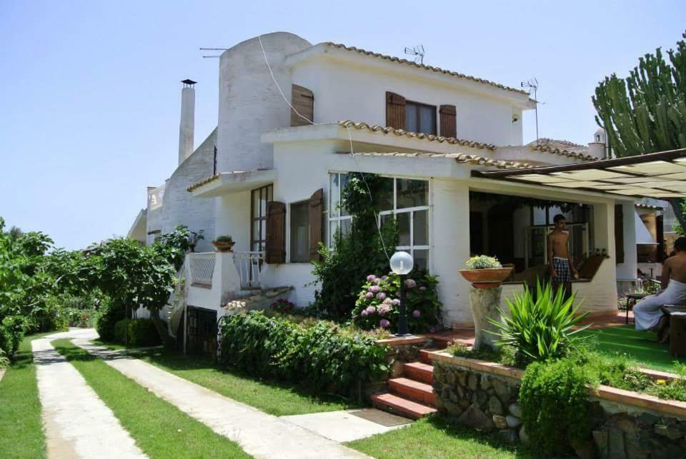 Villa Nicanda- 100 Mt Dal Mare- Giardino Porto Columbu - Perd'E Sali Kültér fotó
